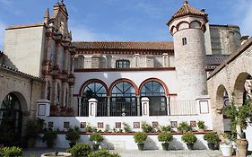 El Palacio De San Benito